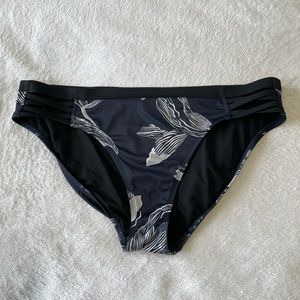 Athleta Navy blue and black swim bottom M
